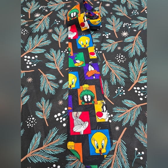 Looney Tunes Cartoon Bugs Bunny Marvin The Martian Daffy Duck Necktie - Picture 1 of 6